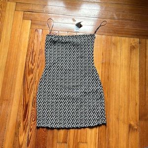 Patterned Strapless Body con dress